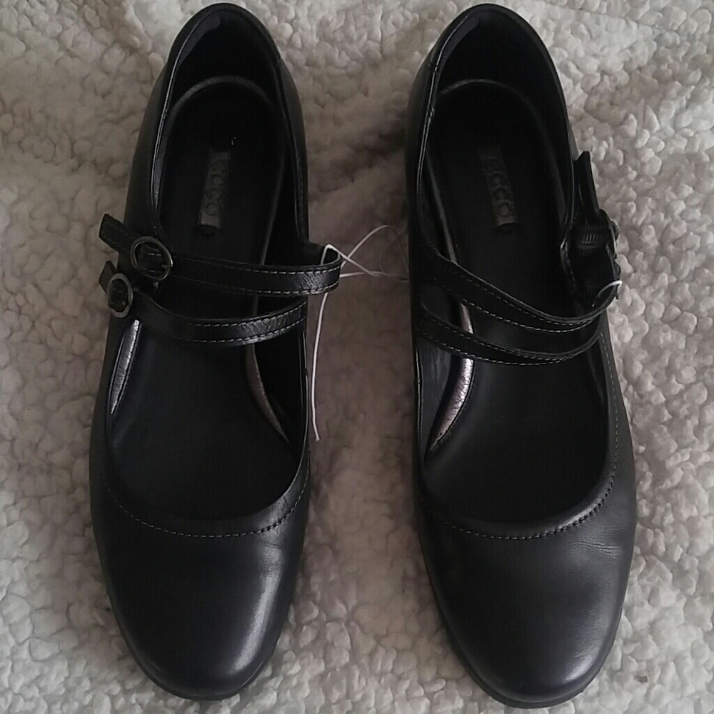 Echo shoes